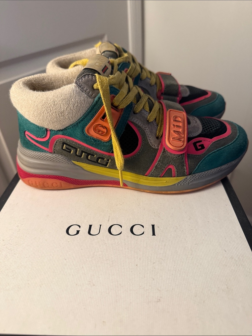 Gucci Men / Women Ultrapace Sneakers